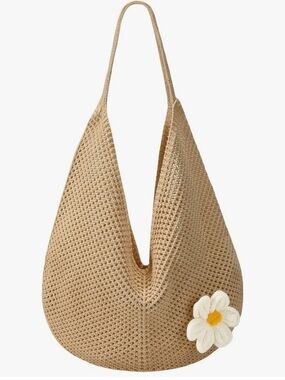 Woven Daisy Accent Shoulder Bag in‎ Natural
